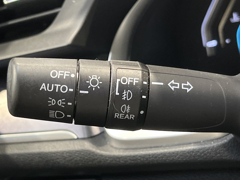 HONDA CIVIC 4 PORTES 2018 2019 - Photo n°28