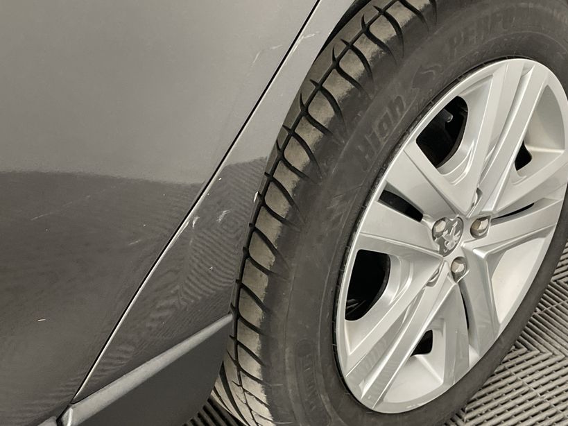 PEUGEOT 2008 2019 - Photo n°12
