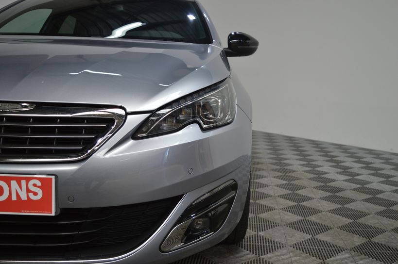 PEUGEOT 308 2015 - Photo n°8