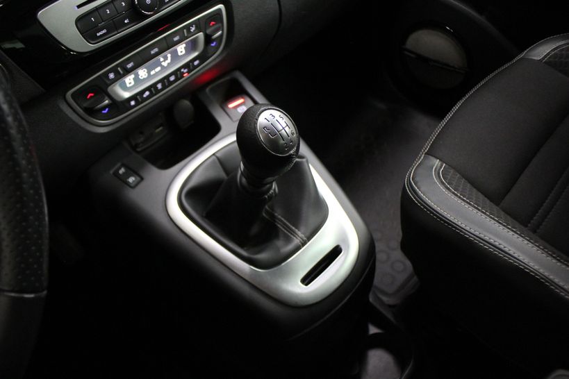 RENAULT SCENIC III 2015 - Photo n°25