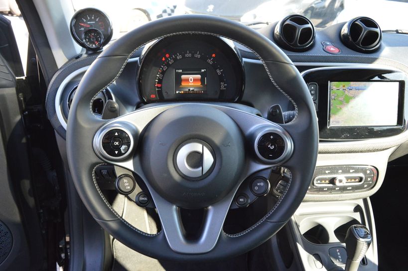 SMART FORTWO COUPE 2017 - Photo n°11