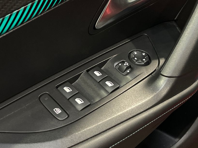 PEUGEOT 2008 2023 - Photo n°35