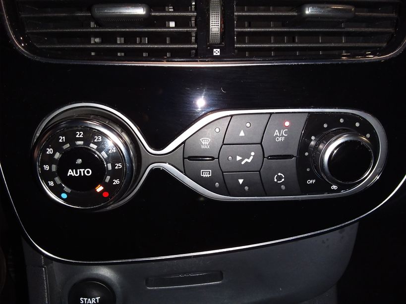 RENAULT CLIO IV 2018 - Photo n°9
