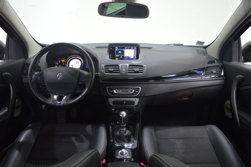 RENAULT MEGANE III ESTATE 2015 - Photo n°5