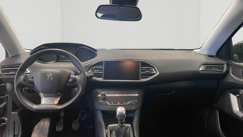 PEUGEOT 308 2018 - Photo n°10
