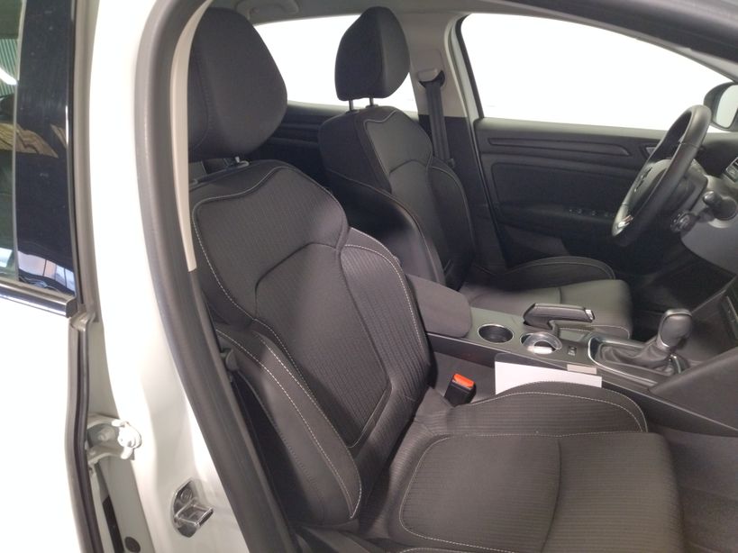 RENAULT MEGANE IV BERLINE BUSINESS 2020 - Photo n°9