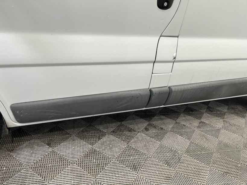 RENAULT TRAFIC FOURGON 2010 - Photo n°19