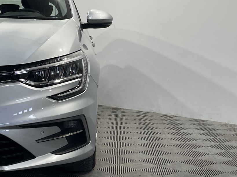 RENAULT MEGANE IV BERLINE 2021 - Photo n°7