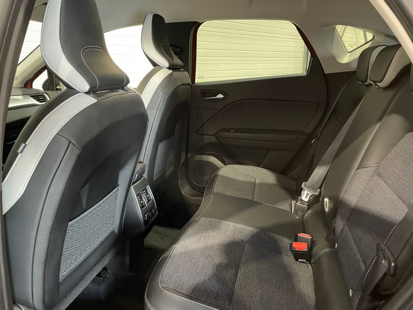 RENAULT CAPTUR 2023 - Photo n°12