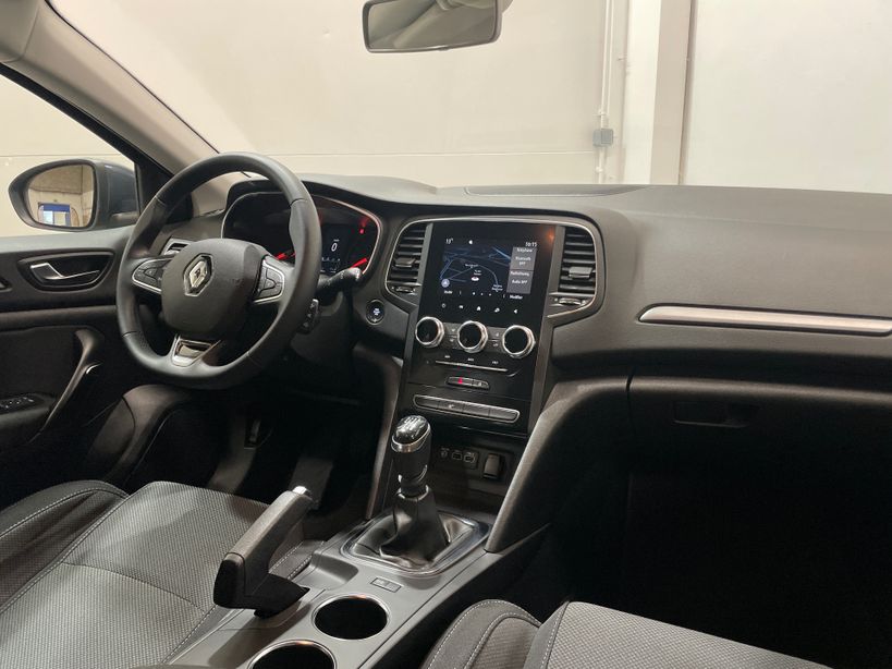 RENAULT MEGANE IV BERLINE 2023 - Photo n°9