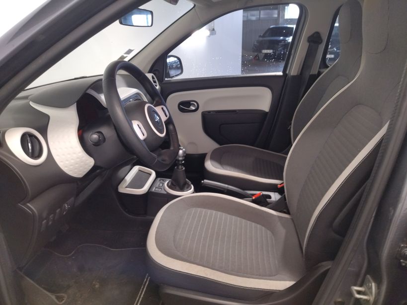 RENAULT TWINGO III 2017 - Photo n°11