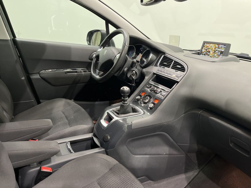PEUGEOT 5008 2016 - Photo n°22