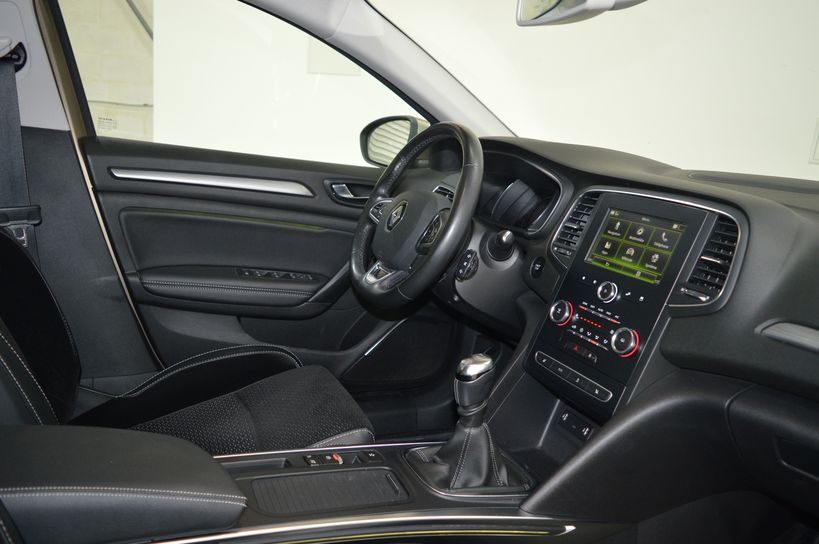 RENAULT MEGANE IV ESTATE 2019 - Photo n°21