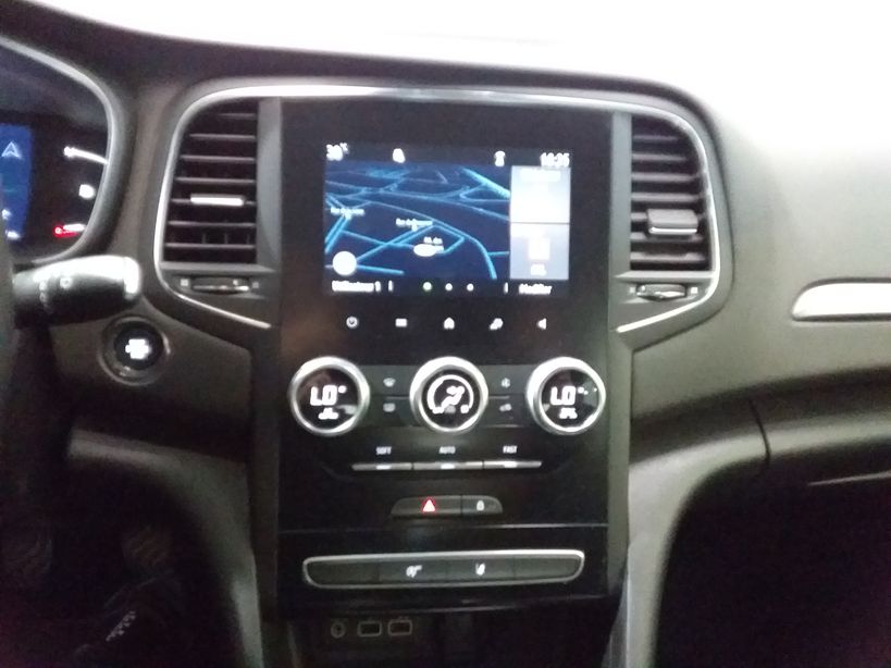 RENAULT MEGANE IV BERLINE 2020 - Photo n°22