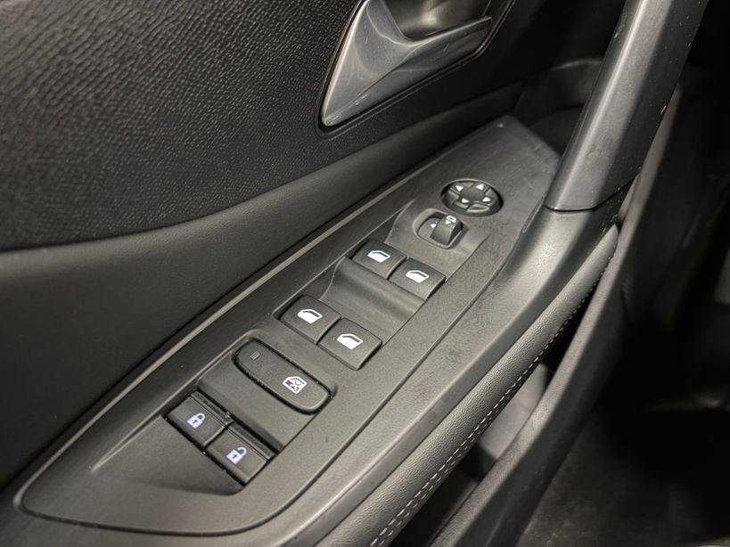 PEUGEOT 308 2023 - Photo n°16