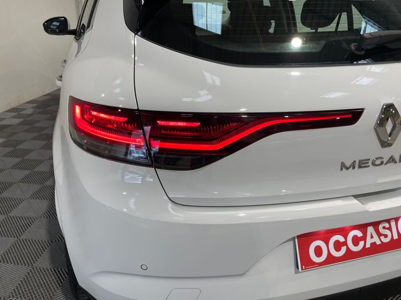 RENAULT MEGANE IV BERLINE 2021 - Photo n°8