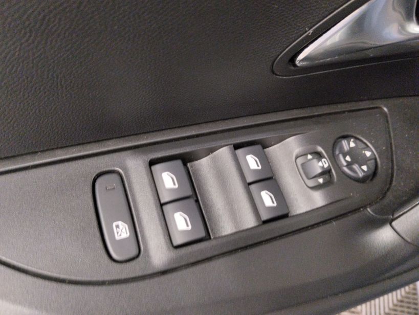 PEUGEOT 2008 ELECTRIQUE 2025 - Photo n°17