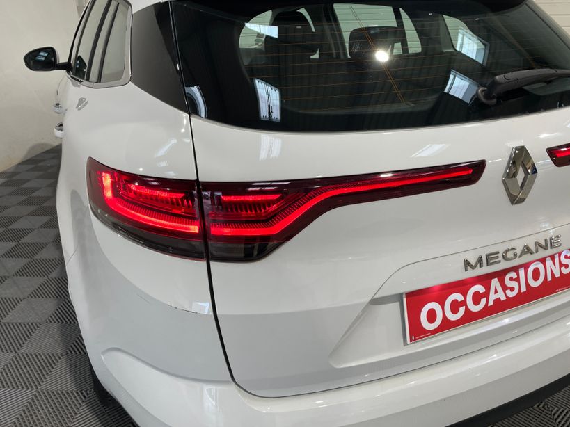 RENAULT MEGANE IV ESTATE 2022 - Photo n°8