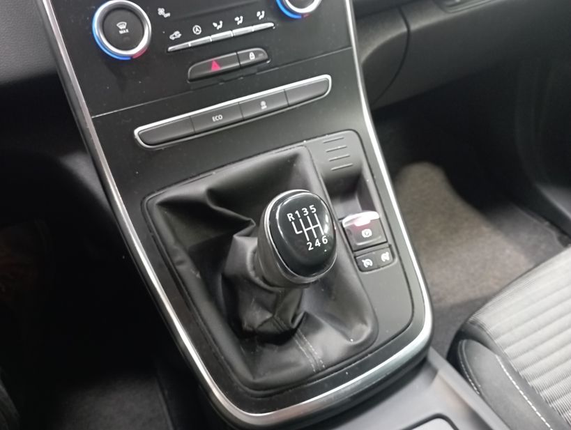 RENAULT GRAND SCENIC IV 2019 - Photo n°24