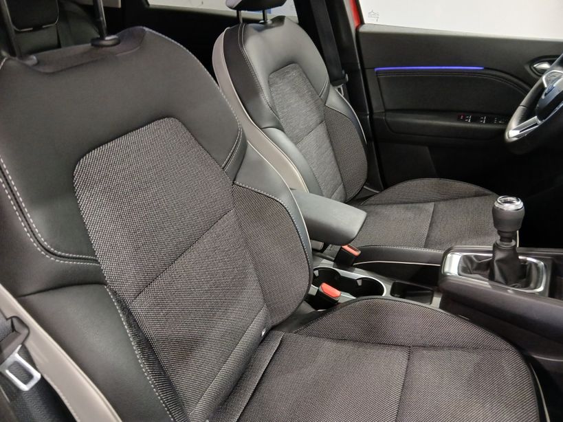 RENAULT CAPTUR 2023 - Photo n°8