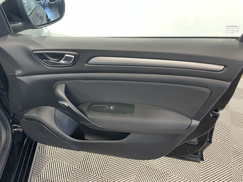 RENAULT MEGANE IV BERLINE 2022 - Photo n°7