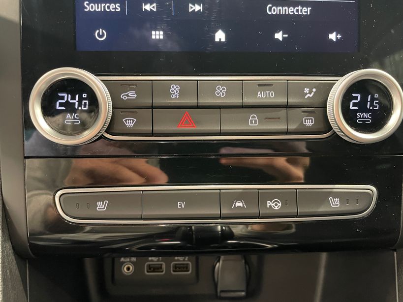 RENAULT MEGANE IV BERLINE 2022 - Photo n°26