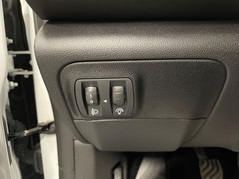 RENAULT MEGANE IV BERLINE 2022 - Photo n°17