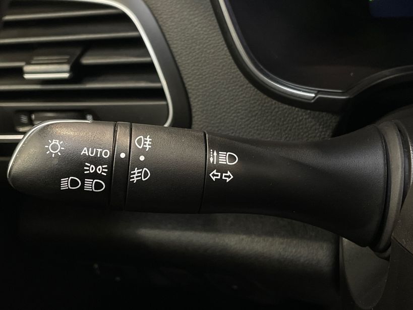 RENAULT MEGANE IV BERLINE 2021 - Photo n°28