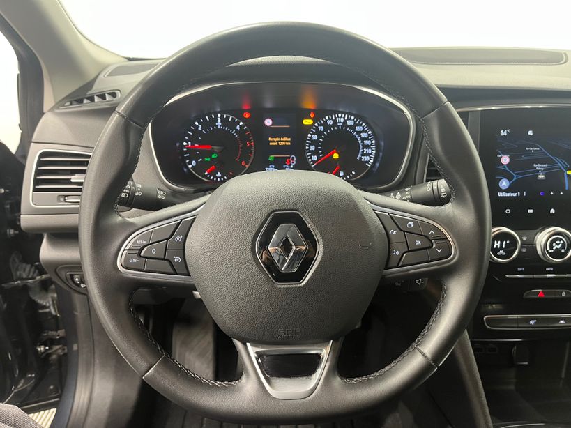 RENAULT MEGANE IV BERLINE 2022 - Photo n°11