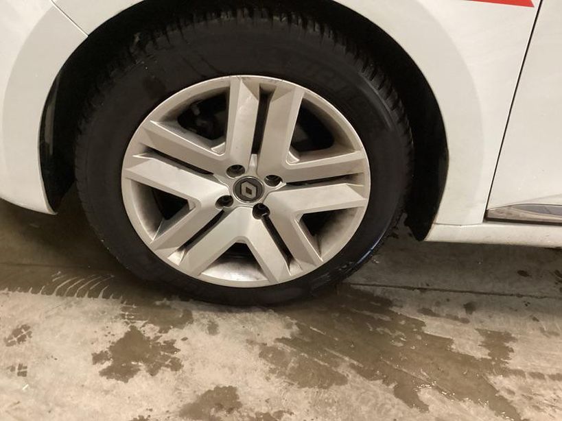 RENAULT CLIO V 2021 - Photo n°2