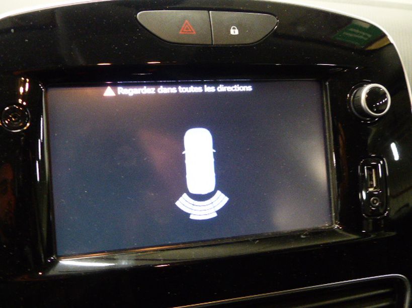 RENAULT CLIO IV BUSINESS 2018 - Photo n°22