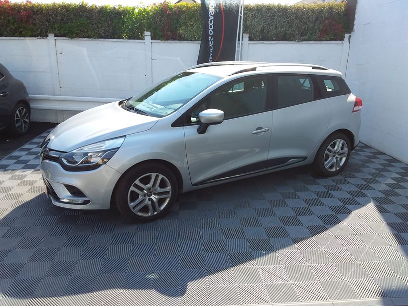 RENAULT CLIO IV ESTATE 2017 - Photo n°1