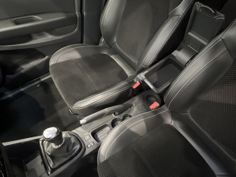RENAULT CLIO IV ESTATE 2018 - Photo n°20