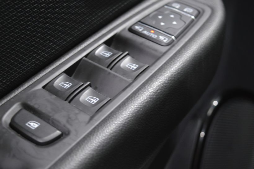 RENAULT CLIO IV 2018 - Photo n°9