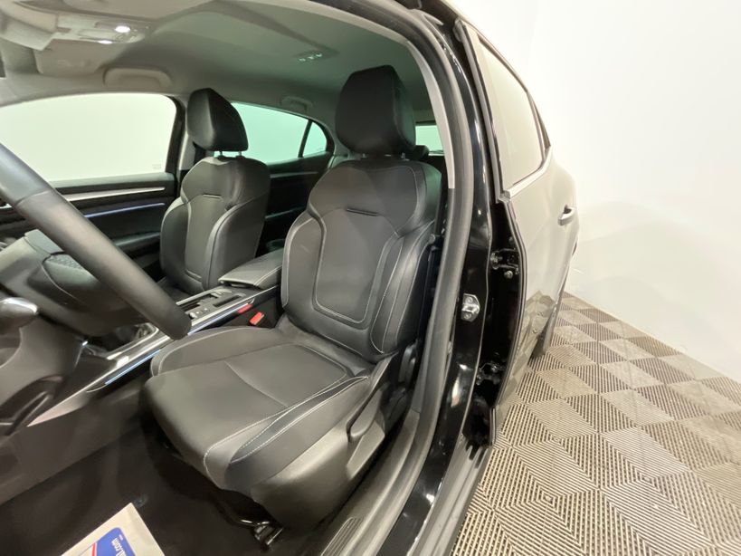 RENAULT MEGANE IV BERLINE 2022 - Photo n°9